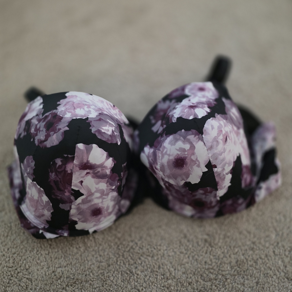 Elegant Floral Women's Bra in Black and Purple